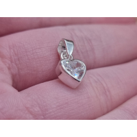 Echt zilveren hartje met witte strass steen hanger.