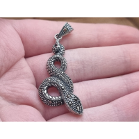 Echt zilveren hanger slang met Marcasiet. 