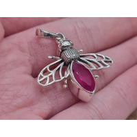 Echt zilveren Bij met robijn.