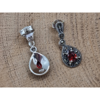 Echt zilveren oorbel hanger met Robijn en Marcasiet