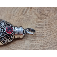 Echt zilveren as hanger/ kruik /flesje met granaat