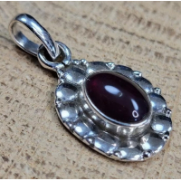 Echt zilveren hanger met Granaat.