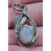 Echt zilveren hanger met Maansteen. 