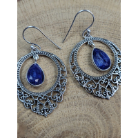 Echt zilveren oorbellen met Saffier.