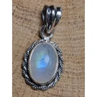 Echt zilveren hanger met Maansteen. 