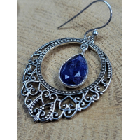 Echt zilveren oorbellen met Saffier.