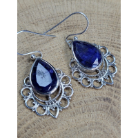 Echt zilveren oorbellen met Saffier.