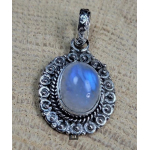 Echt zilveren hanger met Maansteen. 