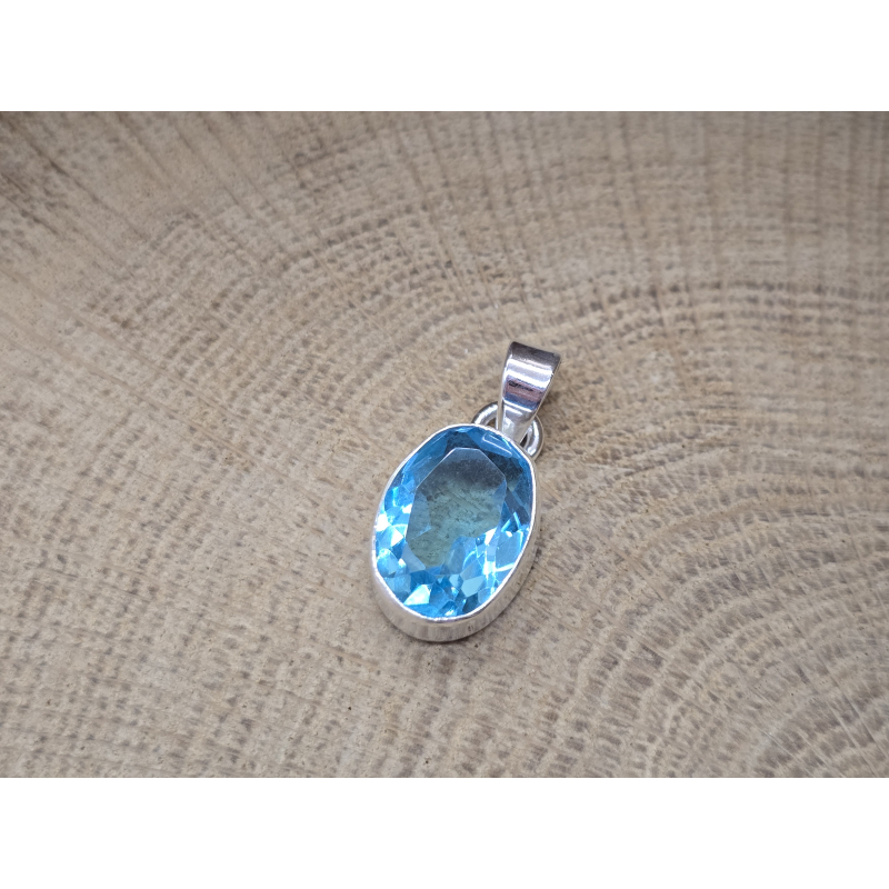 Echt zilveren hanger met topaas