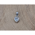 Echt zilveren hartje met witte strass steen hanger.