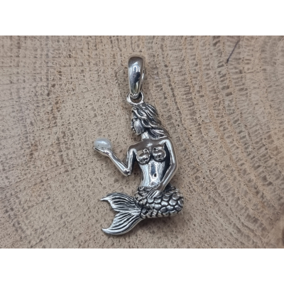 Echt zilveren zeemeermin hanger met parel.