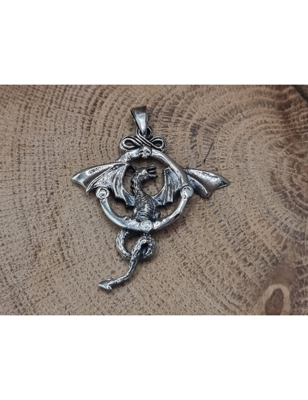 Echt zilveren draken hanger. Echt zilveren draken hanger.