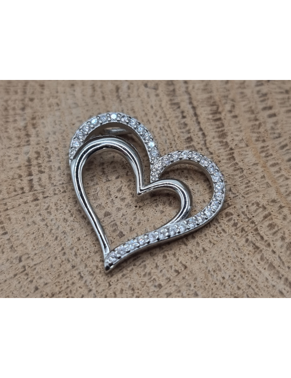 Echt zilveren hart hanger met strass steentjes. Echt zilveren hart hanger met strass steentjes.
