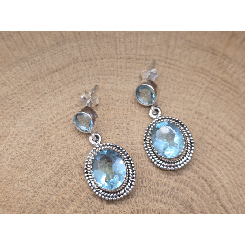 Echt zilveren oorbel stekers met topaas