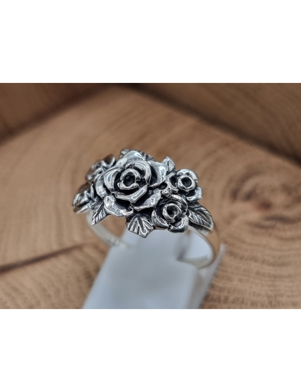 Echt zilveren ring met rozen. 