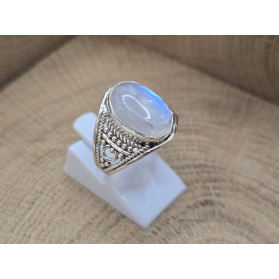 Echt zilveren ring met Maansteen