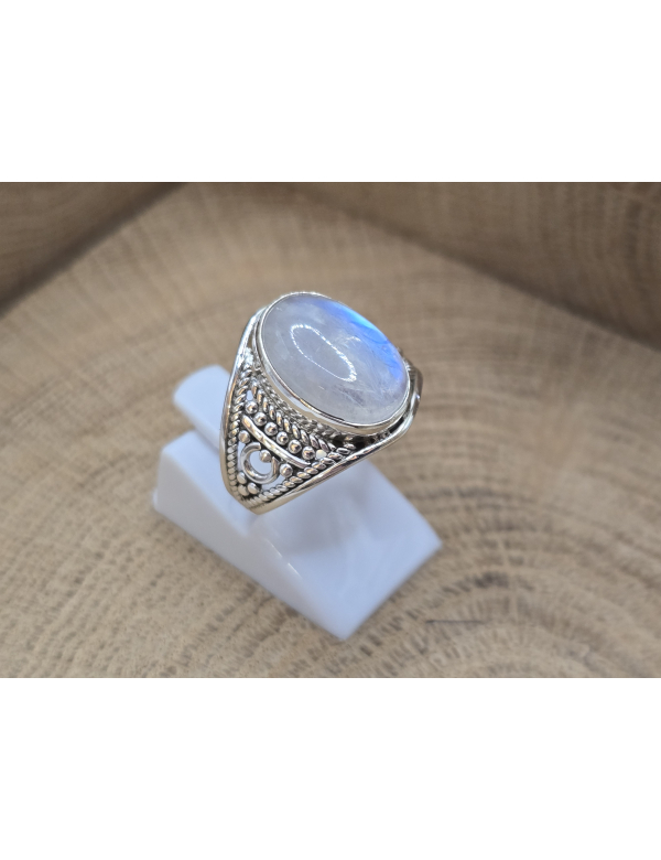Echt zilveren ring met Maansteen