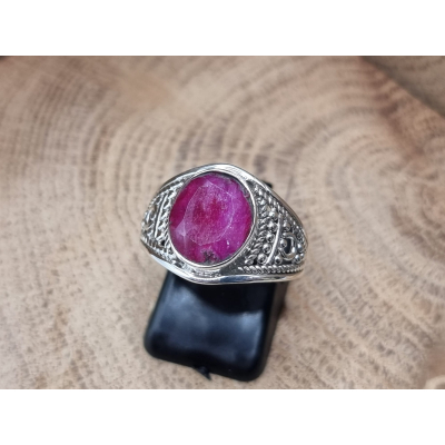 Echt zilveren ring met robijn