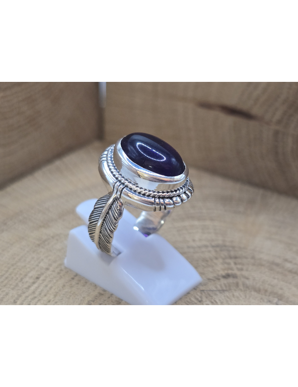 Echt zilveren ring met veer band en amethist steen