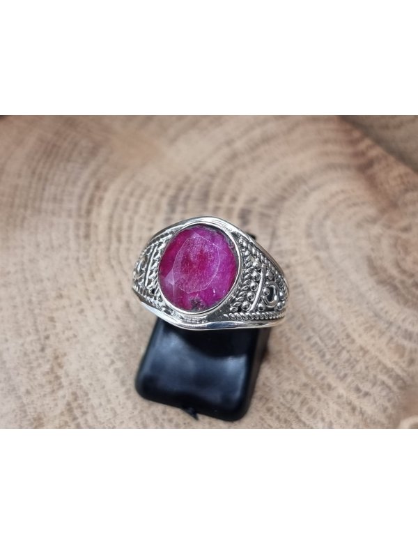 Echt zilveren ring met robijn