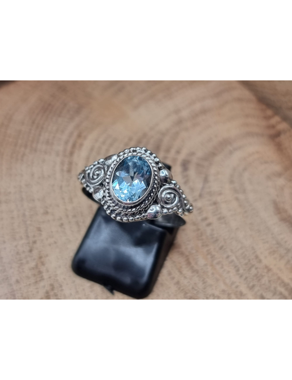 Echt zilveren ring met topaas