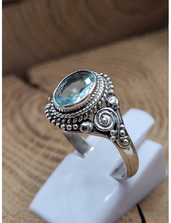 Echt zilveren Ring met Topaas maat 17