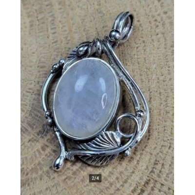Echt zilveren hanger met Maansteen. 